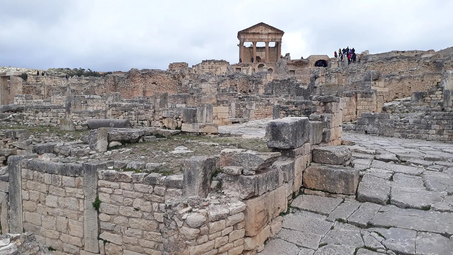 Ruines antiques et capitole de Dougga